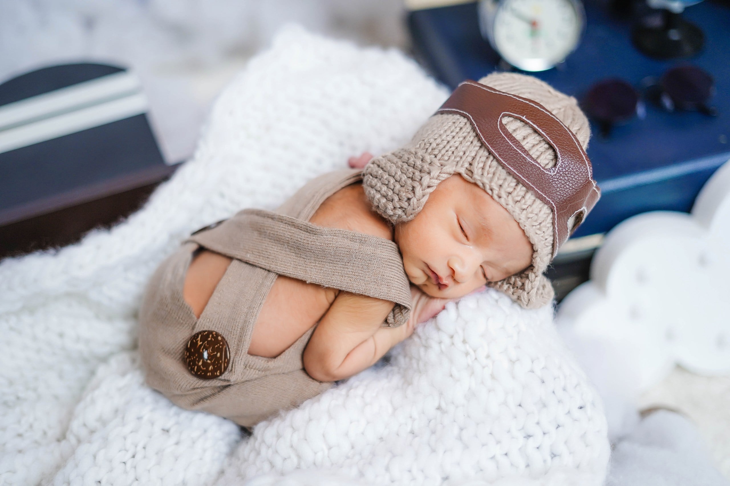 AF209055-2_resized-min